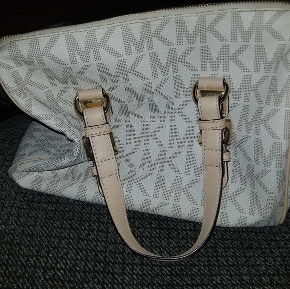 Michael Kors purse - Picture 1 of 5